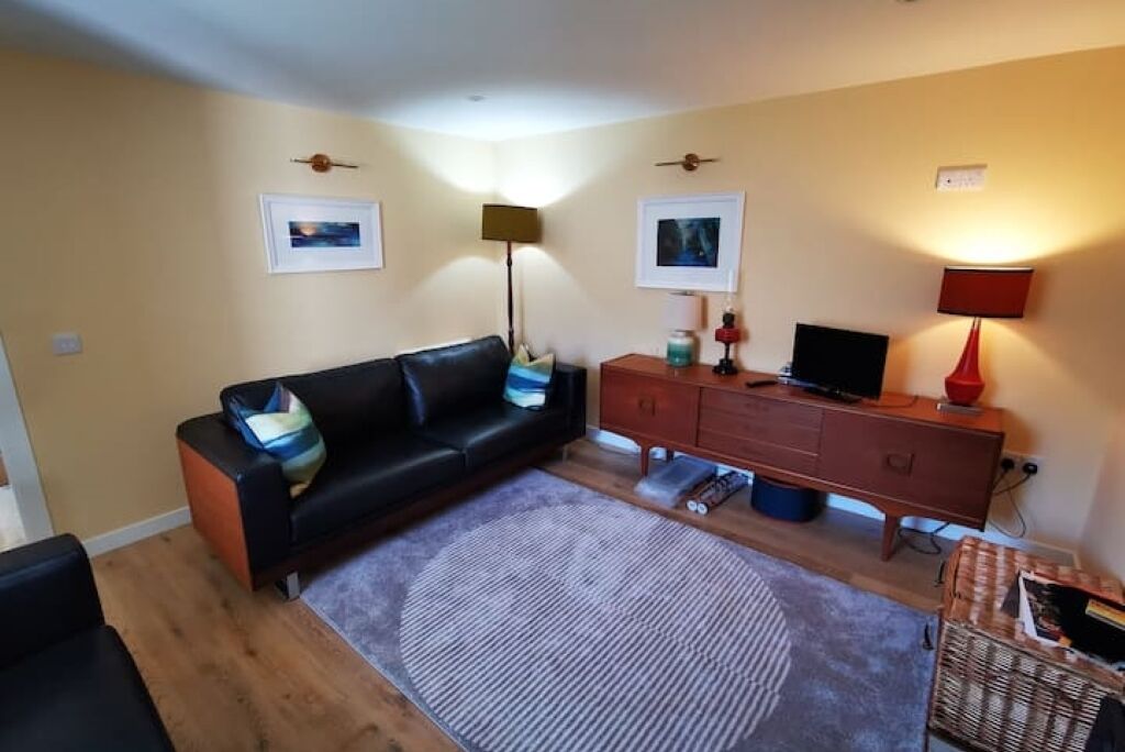 Beautifully Renovated Croft House With Woodburning Stove.just Minutes To Beaches - Lewis
