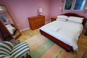 3 chambres, fer et planche à repasser, Wi-Fi gratuit, draps fournis