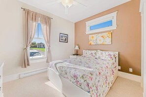 2 chambres, fer et planche à repasser, lit parapluie, Wi-Fi