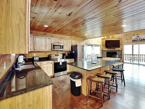 Fridge, microwave, oven, stovetop - A Modern-Mountain Escape with Fire Pit, Game Room, 3 Primary King Suites + More (Sevierville)