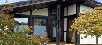 Freistehender Ferienbungalow im Fachwerkstil