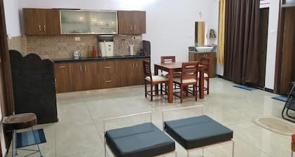Cozy home in the beautiful city of udaipur. Family and Pet friendly.