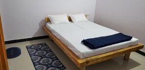 3 chambres, fer et planche à repasser, Wi-Fi, draps fournis