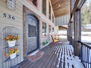 Property grounds - Luxury Mountain Retreat Sleeps 18 (Brian Head)