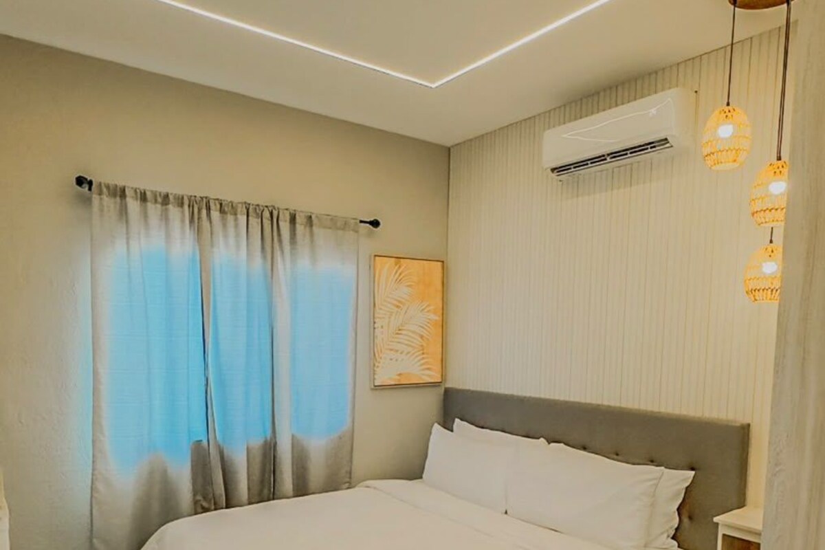 Deluxe Single Room, Kitchenette, Pool View | Egyptian cotton sheets, premium bedding, down duvets, pillow-top beds