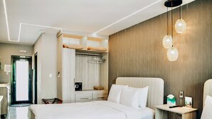 Egyptian cotton sheets, premium bedding, down comforters, pillowtop beds