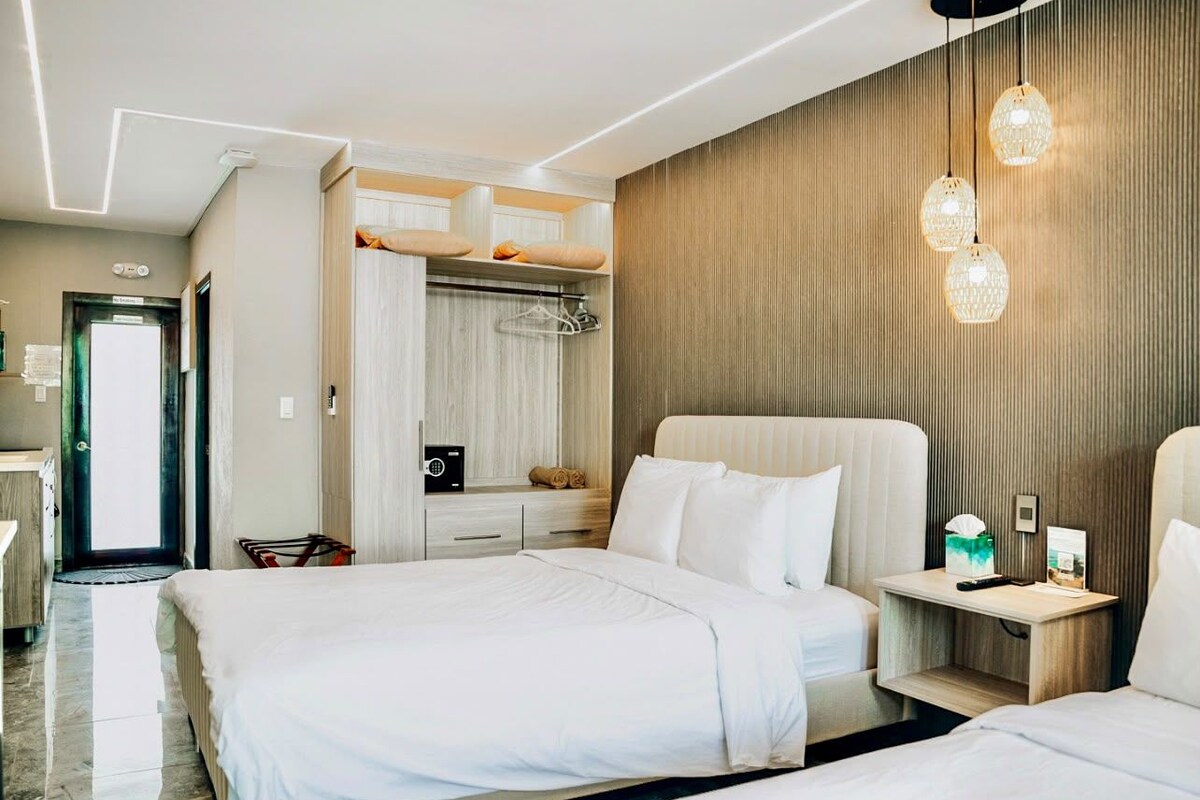 Egyptian cotton sheets, premium bedding, down duvets, pillow-top beds