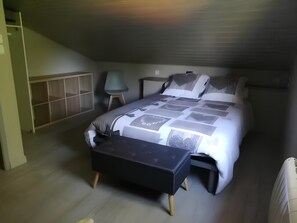 1 bedroom, desk, iron/ironing board, free WiFi