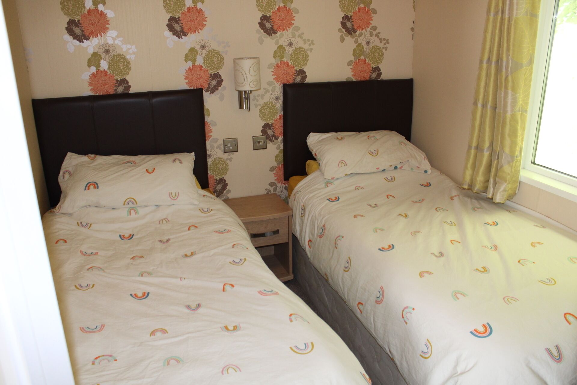 3 chambres, fer et planche à repasser, Wi-Fi, draps fournis