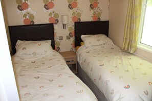 3 dormitoris, planxa i posts de planxar, wifi i roba de llit