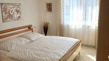 2 Schlafzimmer, Bügeleisen/Bügelbrett, Reisekinderbett, WLAN