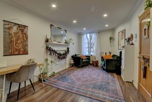 Interior - Home conveniently located between Plateau and Mile End (Montréal)