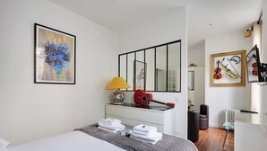 Ảnh chưa phân loại, 3 trong số 12 ảnh, nút
