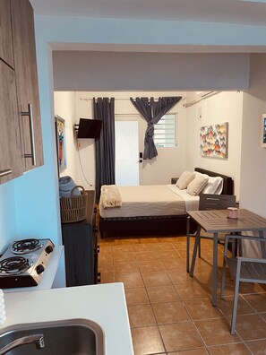 5 bedrooms, bed sheets