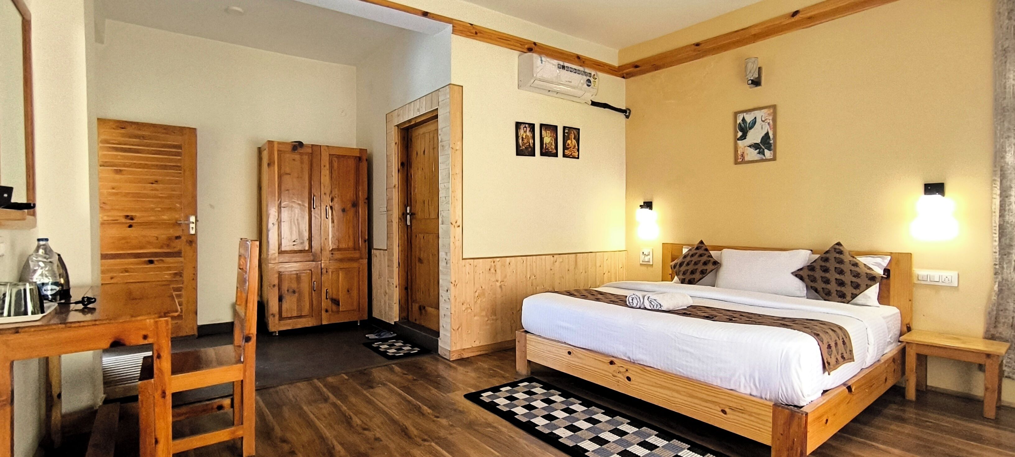 Deluxe Double Room, Balcony, Mountain View | Desk, laptop workspace, free WiFi