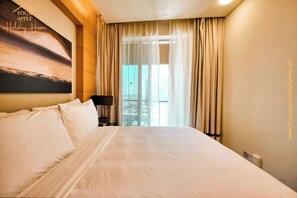 Appartement Luxe, balcon, vue ville | 1 chambre, rideaux occultants, chambres insonorisées
