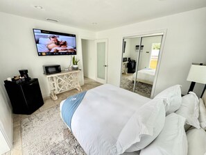 Studio | 2 bedrooms - Islands Inn on the Drive - Sunshine 2BD Suite - A0 (Wilton Manors)