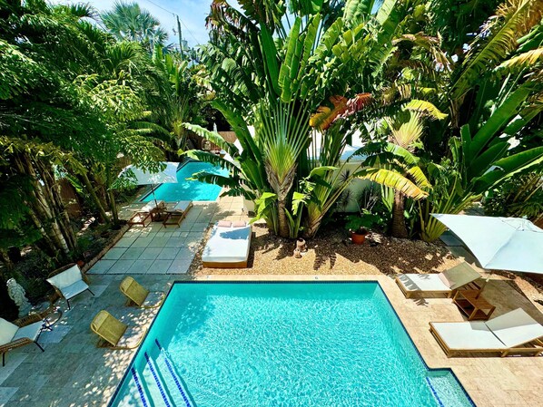 1 bedroom - Islands Inn on the Drive - Panorama Suite - Queen Bed - A3 (Wilton Manors)