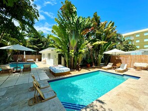 Studio - Islands Inn on the Drive - Poolside Paradise - Queen Bed - B2 (Wilton Manors)