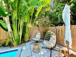 Studio - Islands Inn on the Drive - Poolside Paradise - Queen Bed - B2 (Wilton Manors)