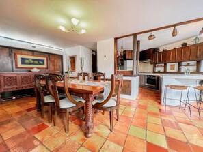 House | 3 bedrooms - Exotic Chic Home in Santa Rita Close to Everything (Cali)