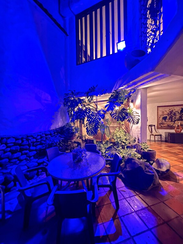 House | 3 bedrooms - Exotic Chic Home in Santa Rita Close to Everything (Cali)