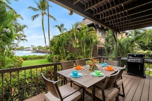 Outdoor dining - Oceanfront Townhome with Pool and Hot Tub (Kailua-Kona)