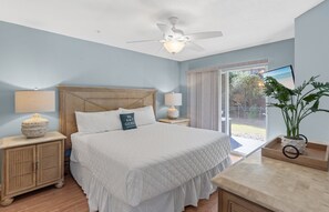 2 bedrooms, desk, iron/ironing board, free WiFi - Dogs Welcome, Patio, Near Beach (Miramar Beach)