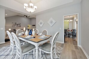 Dining - Nashville Getaway: Spacious & Family Friendly - Book With Us Today!! (Nashville)