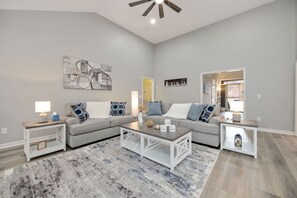 Smart-TV, peis og kontorer