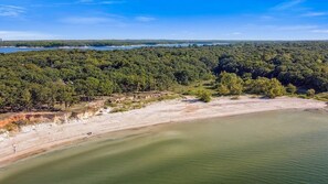 Beach - Texoma Tango Cabin by Lake and Beach (Pottsboro)