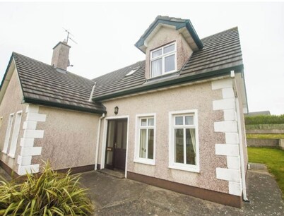 Charming Coastal 3-bedroom house in Enniscrone