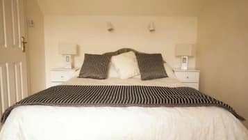 3 bedrooms, iron/ironing board, bed sheets