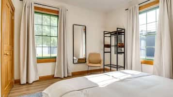 1 bedroom, desk, iron/ironing board, free WiFi