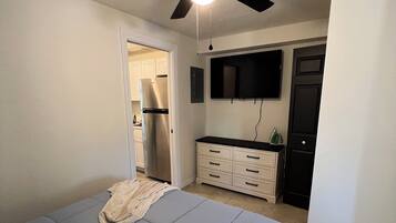 2 chambres, fer et planche Ă repasser, Wi-Fi, draps fournis