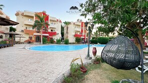 Pool - Exclusive apartment with private garden area and big swimming pool (Hurghada)