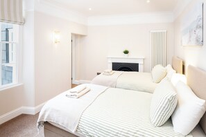 2 quartos, ferros/tábuas de passar roupa, Wi-Fi de cortesia