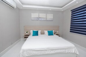 Fer et planche à repasser, Wi-Fi gratuit, draps fournis