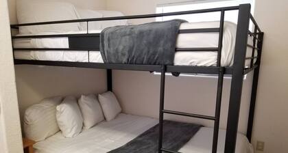 Affordable Getaway Sleeps 6 near Grand Canyon