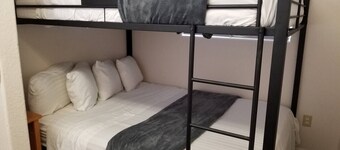Cozy 2BR/2BA Near Grand Canyon: Great Value for 6