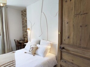 Sängtillbehör av högsta kvalitet, memory foam-madrasser och unika möbler