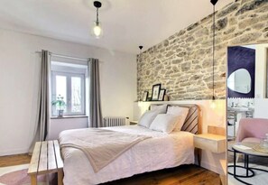 Premium bedding, memory foam beds, individually furnished - Les Chambres D'Hespéris (Pleyben)