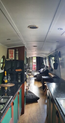 70ft 4 berth houseboat in the Peak District