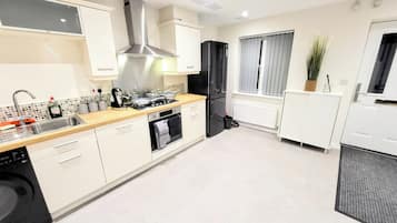 Comfort House | Shared kitchen | Fridge, microwave, oven, stovetop