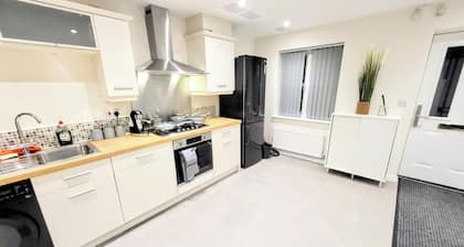 Comfortable Stay - Myrtle Cres