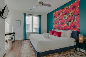 4 bedrooms, desk, iron/ironing board, travel crib
