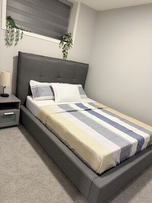 2 عدّة غرف نوم ومكتب ومكواة/لوح كي وواي فاي مجانًا