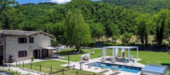 Casalino Galassi 4&2 by Marche Holiday Villas