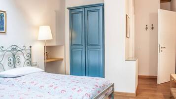 1 chambre, fer et planche Ă repasser, Wi-Fi gratuit, draps fournis