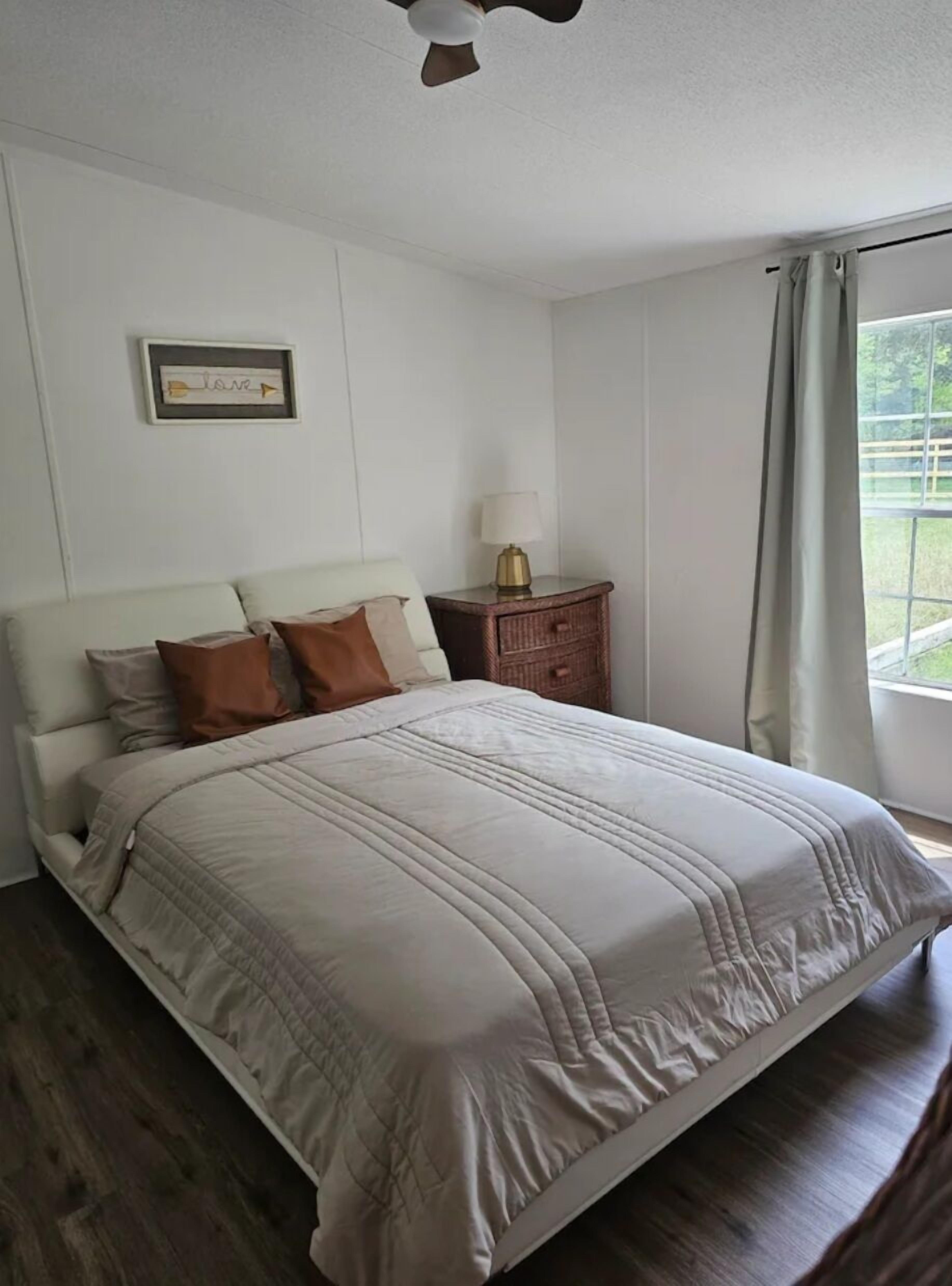 3 chambres, fer et planche à repasser, Wi-Fi, literie fournie
